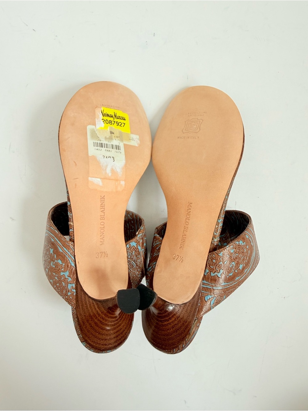 Vintage Manolo Blahnik Turce Paisley Embossed Leather Thong Mule Sandals 37.5 - Picture 6 of 8